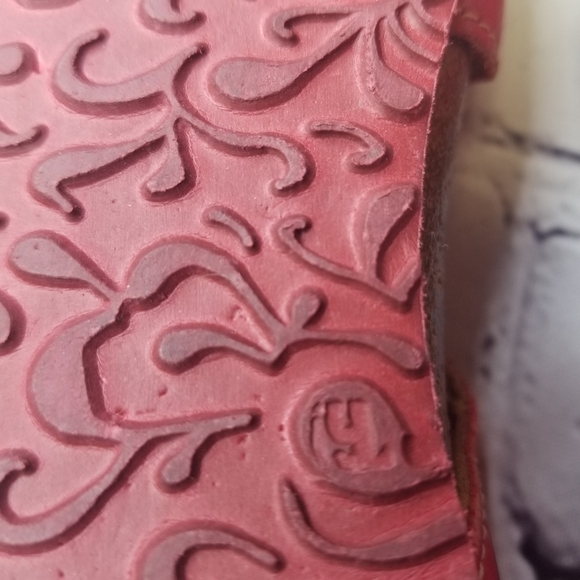 Think! red thong flip flop sandals - Picture 4 of 11